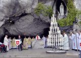 2013 Lourdes Pilgrimage - SATURDAY TRI MASS GROTTO (23/140)